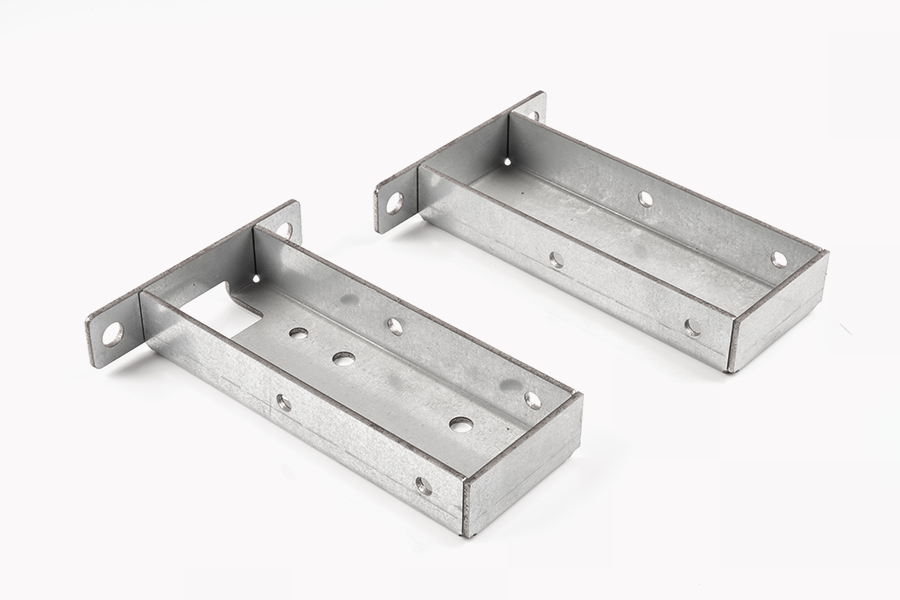 金属部品のスタンピング